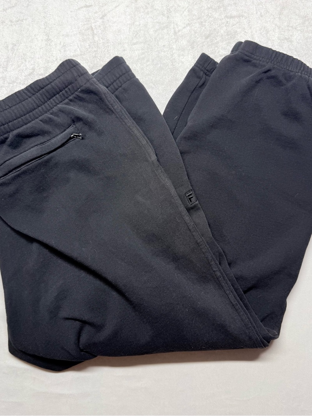 FILA Men's Black Zip-Pocket Jogger Sweatpants